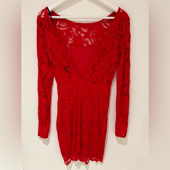 Long sleeve red lace dress - Picture 2 of 3
